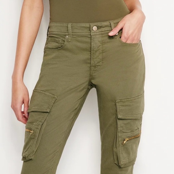 NWT - Good American - Olive Cargo Women Jeans, size 4 but fit larger (6). - Picture 2 of 7
